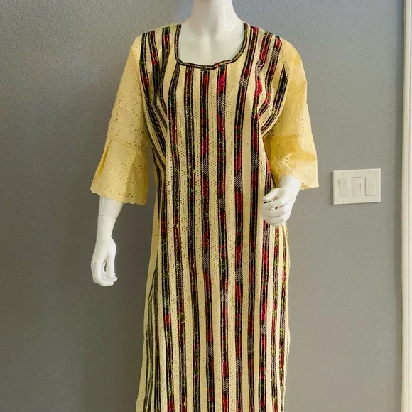 Elegantly designed Custom Made African Outfit. - Picture 6 of 14